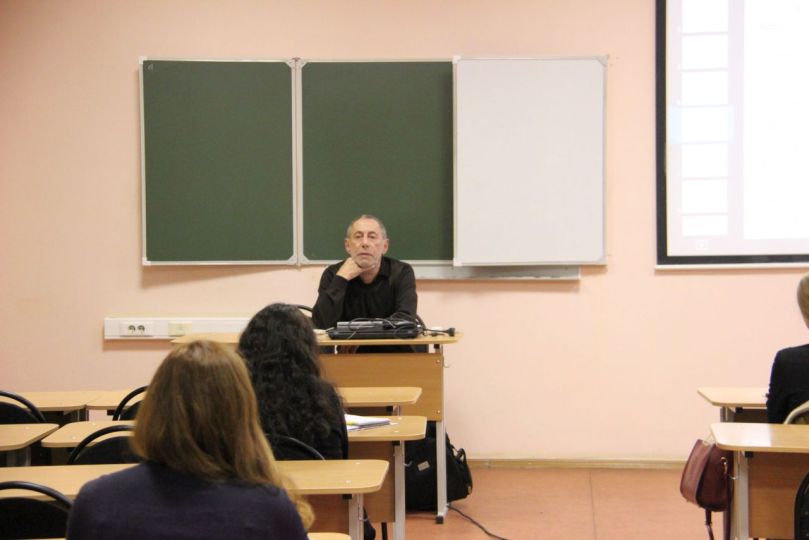 Иллюстрация к новости: Ординарный профессор провел семинары для студентов магистратуры Пермского кампуса НИУ ВШЭ