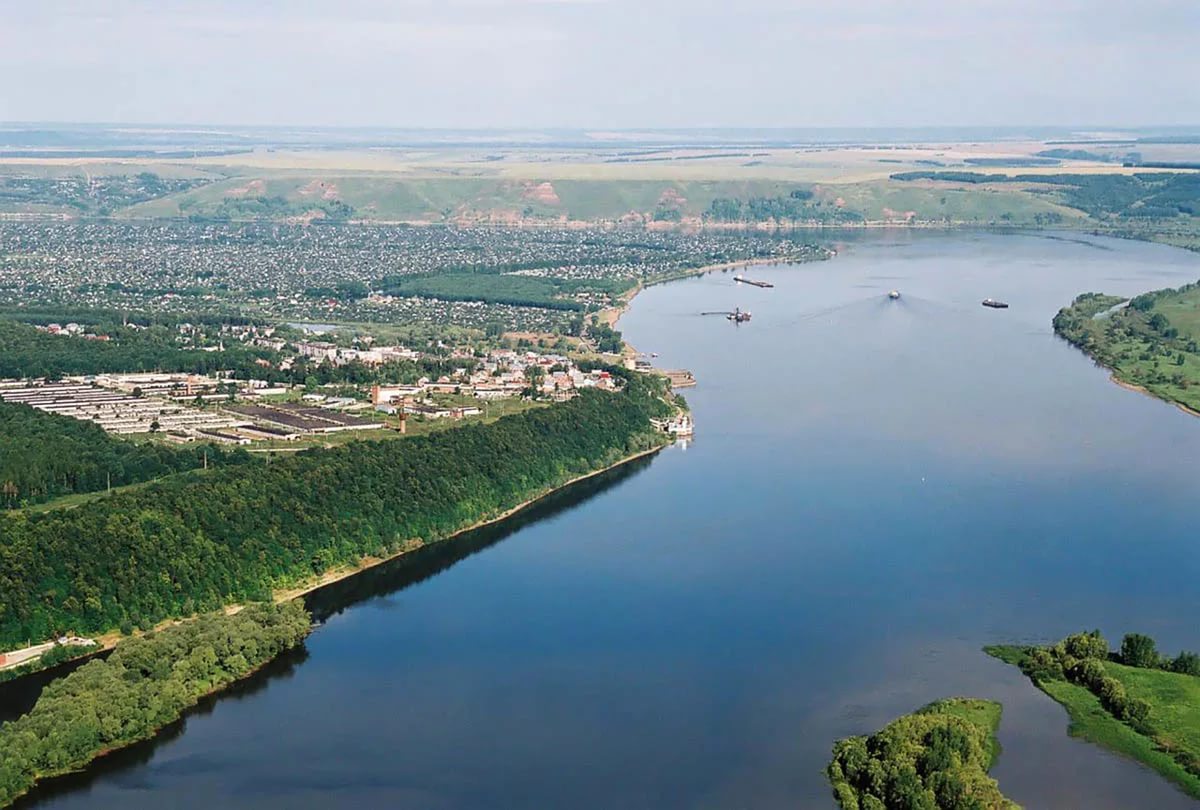 На какой реке стоит город курган. Река Кама. Река Кама в Татарстане. Река Волга Пермь. Реки России Кама.