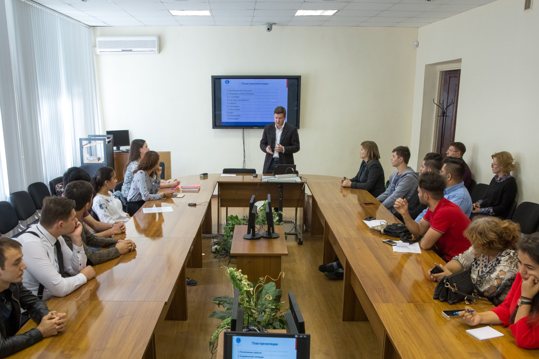 Иллюстрация к новости: Orientation Session: в Пермской Вышке состоялось адаптационное мероприятие для иностранных студентов