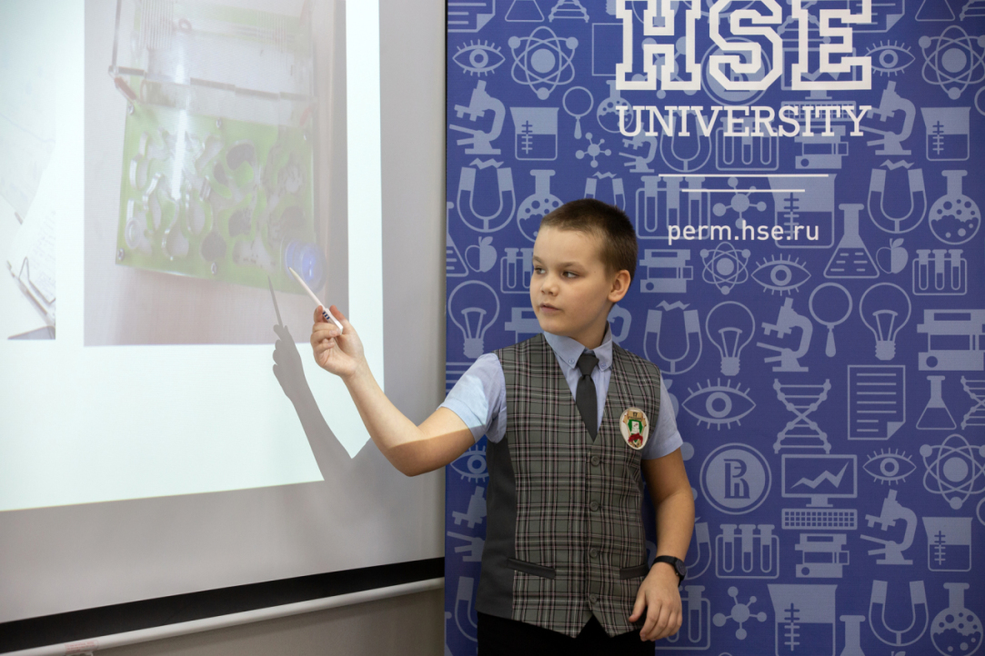 Иллюстрация к новости: Школьники представили проекты в Пермском кампусе НИУ ВШЭ