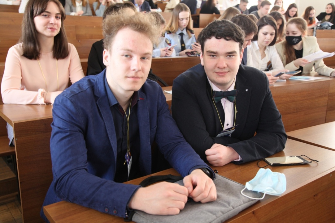Студенты НИУ ВШЭ – Пермь успешно выступили на Всероссийских судебных дебатах
