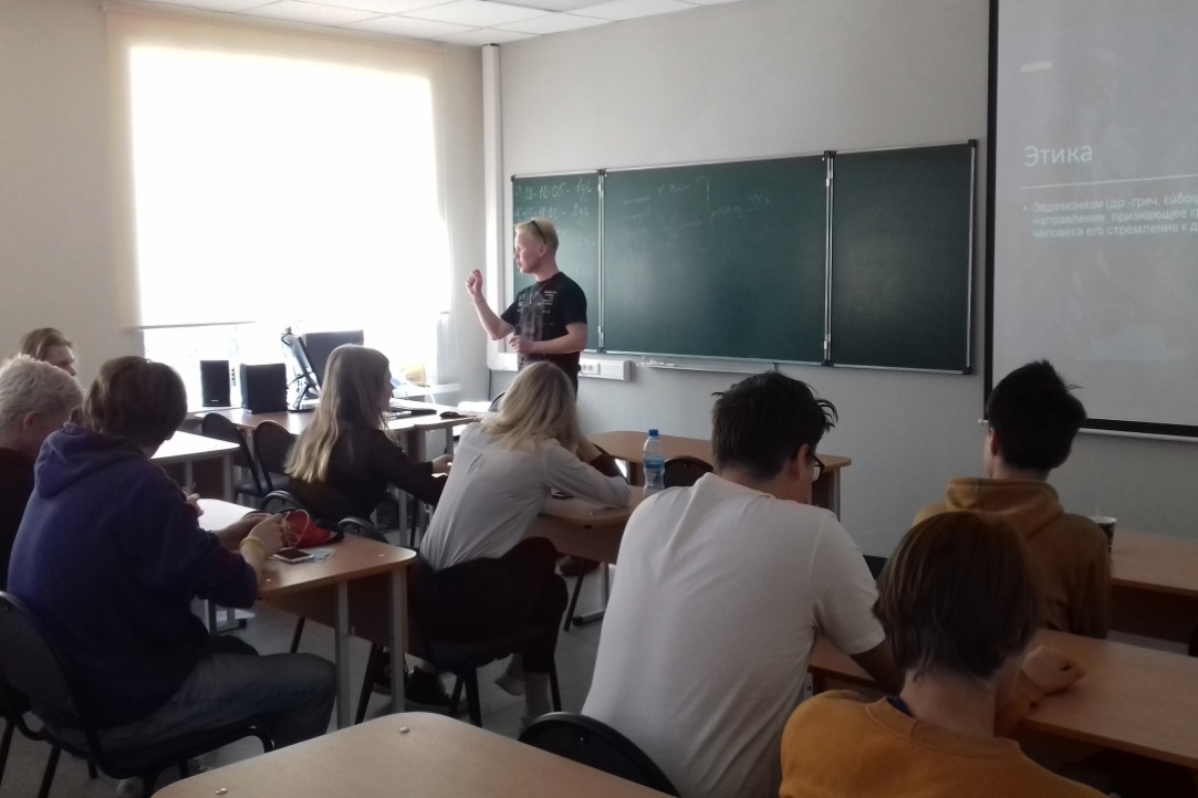 Иллюстрация к новости: Студенты-историки НИУ ВШЭ – Пермь пробуют себя в роли учителей