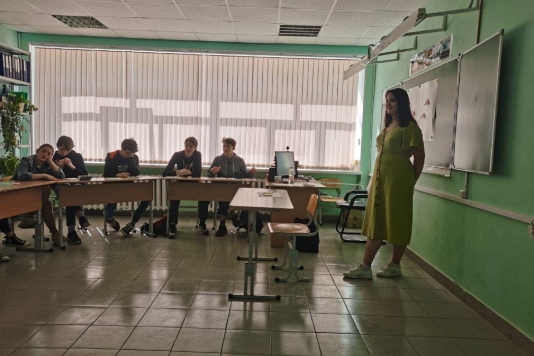 Иллюстрация к новости: Студенты НИУ ВШЭ – Пермь проводят «Школу юного экскурсовода» для детей из Уральского Подворья