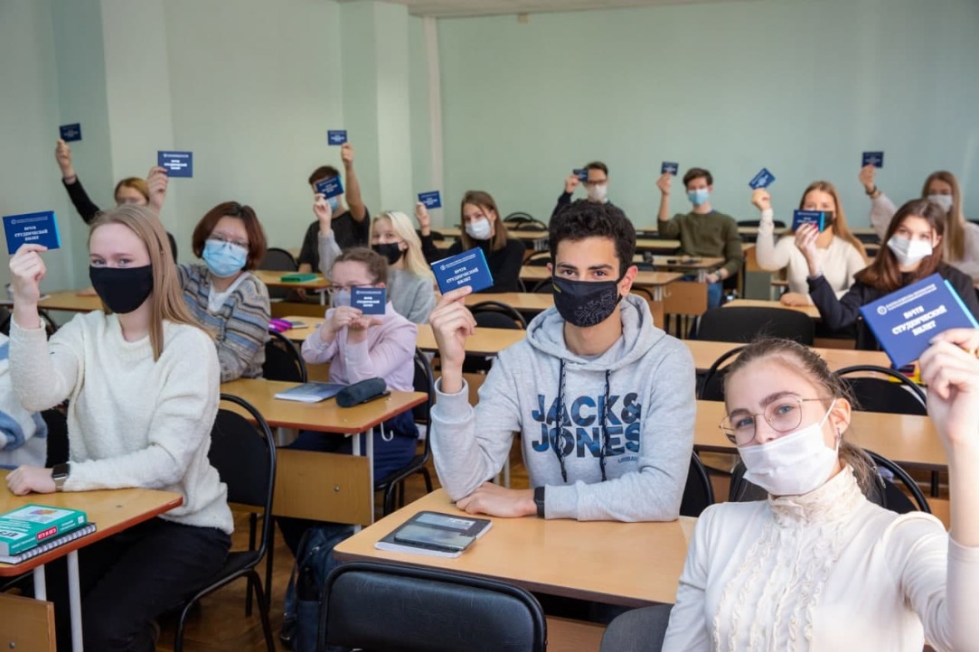 Иллюстрация к новости: В пермском кампусе НИУ ВШЭ прошли мастер-классы для старшеклассников
