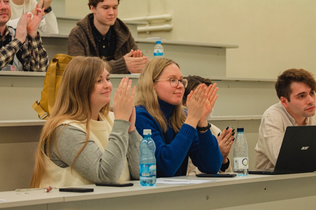 Иллюстрация к новости: Студенты и преподаватели НИУ ВШЭ - Пермь приняли участие в Шестой школе по гуманитарной информатике