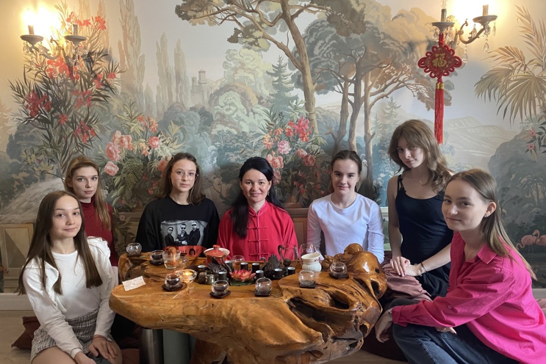Иллюстрация к новости: Чайная церемония, кролики, пинг-понг – как в пермской Вышке изучают китайский язык