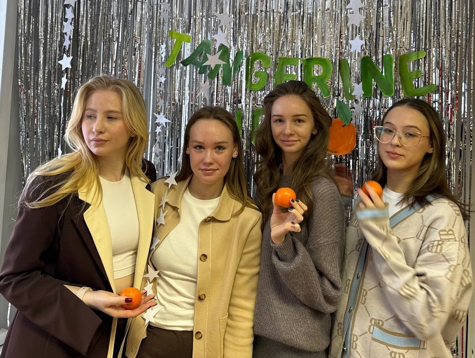 Иллюстрация к новости: Tangerine Joy - фотозона, общение и мандаринки